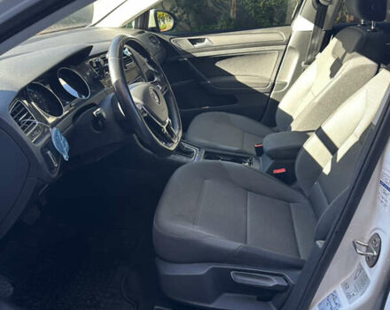 Белый Фольксваген e-Golf, объемом двигателя 0 л и пробегом 47 тыс. км за 15900 $, фото 14 на Automoto.ua