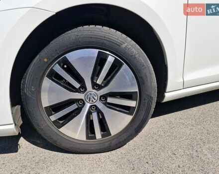 Белый Фольксваген e-Golf, объемом двигателя 0 л и пробегом 70 тыс. км за 14500 $, фото 15 на Automoto.ua