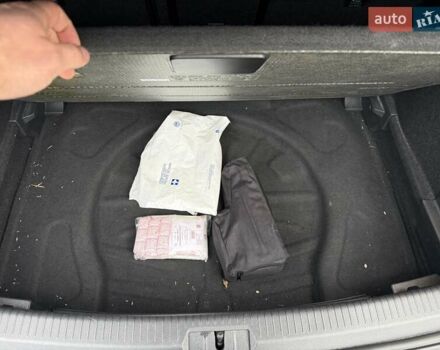 Белый Фольксваген e-Golf, объемом двигателя 0 л и пробегом 57 тыс. км за 15500 $, фото 9 на Automoto.ua