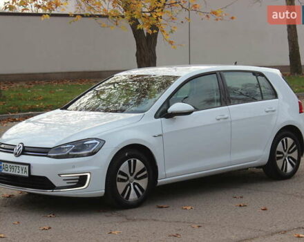 Белый Фольксваген e-Golf, объемом двигателя 0 л и пробегом 69 тыс. км за 13999 $, фото 3 на Automoto.ua