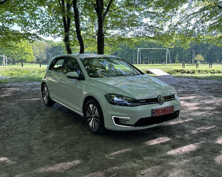 Белый Фольксваген e-Golf, объемом двигателя 0 л и пробегом 46 тыс. км за 15900 $, фото 2 на Automoto.ua