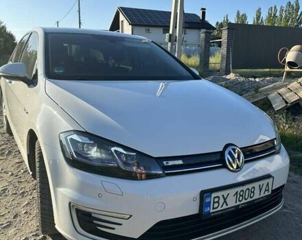 Белый Фольксваген e-Golf, объемом двигателя 0 л и пробегом 67 тыс. км за 13900 $, фото 1 на Automoto.ua
