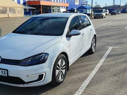Белый Фольксваген e-Golf, объемом двигателя 0 л и пробегом 88 тыс. км за 8600 $, фото 1 на Automoto.ua