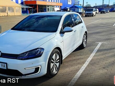 Фольксваген e-Golf 2014 в Долине на Automoto.ua Белый Фольксваген e-Golf, объемом двигателя 0 л и пробегом 83 тыс. км за 9600 $, фото 1 на Automoto.ua