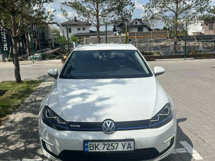 Білий Фольксваген e-Golf, об'ємом двигуна 0 л та пробігом 135 тис. км за 8800 $, фото 1 на Automoto.ua