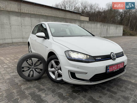 Белый Фольксваген e-Golf, объемом двигателя 0 л и пробегом 99 тыс. км за 8450 $, фото 1 на Automoto.ua