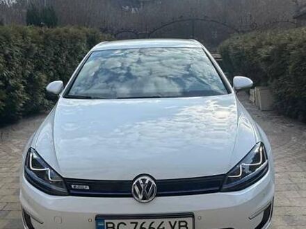 Білий Фольксваген e-Golf, об'ємом двигуна 0 л та пробігом 104 тис. км за 9500 $, фото 1 на Automoto.ua