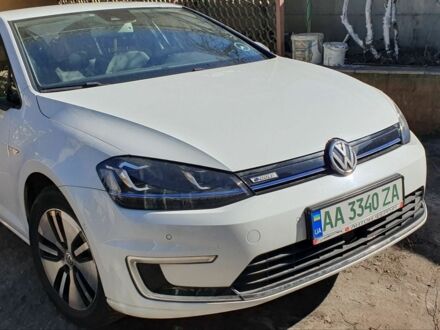 Білий Фольксваген e-Golf, об'ємом двигуна 0 л та пробігом 170 тис. км за 8800 $, фото 1 на Automoto.ua