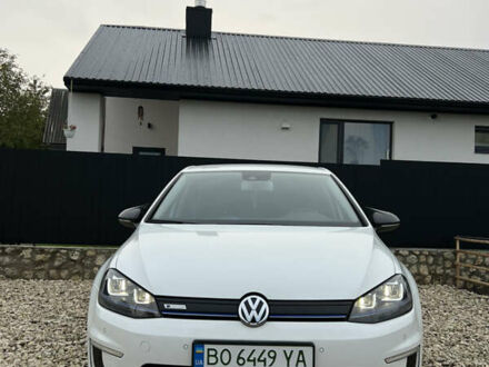 Белый Фольксваген e-Golf, объемом двигателя 0 л и пробегом 110 тыс. км за 8490 $, фото 1 на Automoto.ua