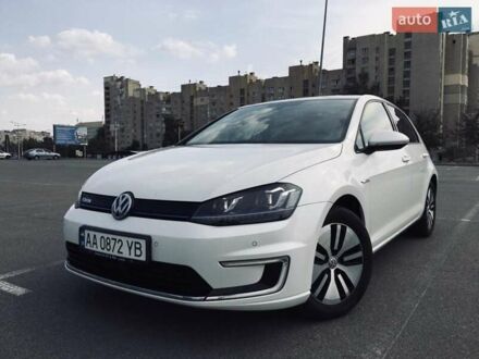 Фольксваген e-Golf 2014 у Києві на Automoto.ua Білий Фольксваген e-Golf, об'ємом двигуна 0 л та пробігом 110 тис. км за 9000 $, фото 1 на Automoto.ua