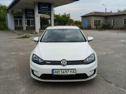 Белый Фольксваген e-Golf, объемом двигателя 0 л и пробегом 101 тыс. км за 8500 $, фото 1 на Automoto.ua