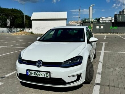 Білий Фольксваген e-Golf, об'ємом двигуна 0 л та пробігом 123 тис. км за 8000 $, фото 1 на Automoto.ua