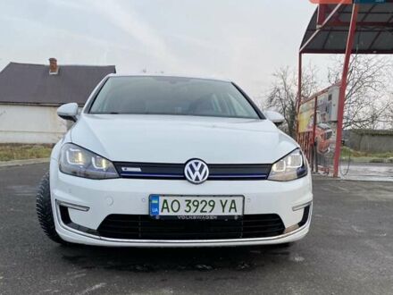 Белый Фольксваген e-Golf, объемом двигателя 0 л и пробегом 120 тыс. км за 10000 $, фото 1 на Automoto.ua