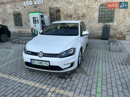 Белый Фольксваген e-Golf, объемом двигателя 0 л и пробегом 169 тыс. км за 6700 $, фото 1 на Automoto.ua