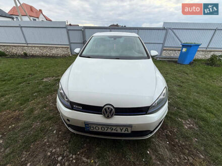 Фольксваген e-Golf 2014 в Тернополе на Automoto.ua Белый Фольксваген e-Golf, объемом двигателя 0 л и пробегом 114 тыс. км за 7500 $, фото 1 на Automoto.ua