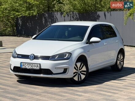 Белый Фольксваген e-Golf, объемом двигателя 0 л и пробегом 147 тыс. км за 9200 $, фото 1 на Automoto.ua