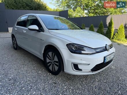 Белый Фольксваген e-Golf, объемом двигателя 0 л и пробегом 152 тыс. км за 7800 $, фото 1 на Automoto.ua