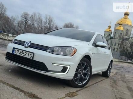 Белый Фольксваген e-Golf, объемом двигателя 0 л и пробегом 126 тыс. км за 11600 $, фото 1 на Automoto.ua