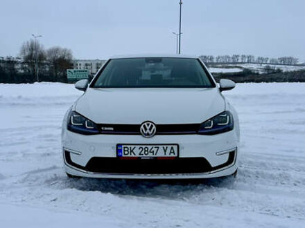 Білий Фольксваген e-Golf, об'ємом двигуна 0 л та пробігом 132 тис. км за 8399 $, фото 1 на Automoto.ua