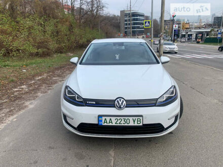 Белый Фольксваген e-Golf, объемом двигателя 0 л и пробегом 80 тыс. км за 11500 $, фото 1 на Automoto.ua