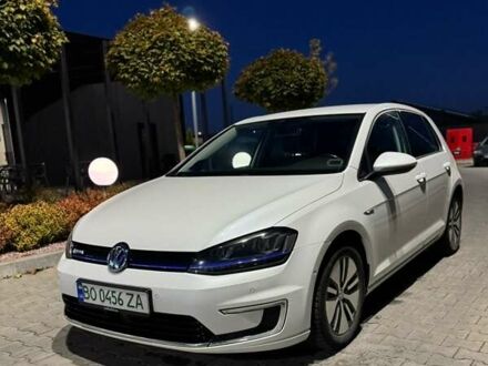 Фольксваген e-Golf 2014 в Тернополе на Automoto.ua Белый Фольксваген e-Golf, объемом двигателя 0 л и пробегом 169 тыс. км за 8400 $, фото 1 на Automoto.ua