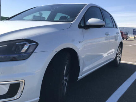 Белый Фольксваген e-Golf, объемом двигателя 0 л и пробегом 154 тыс. км за 7800 $, фото 1 на Automoto.ua