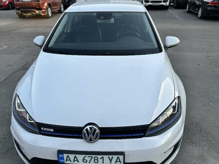 Фольксваген e-Golf 2014 у Дніпро (Дніпропетровську) на Automoto.ua Білий Фольксваген e-Golf, об'ємом двигуна 0 л та пробігом 99 тис. км за 10300 $, фото 1 на Automoto.ua