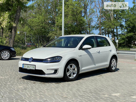 Фольксваген e-Golf 2014 в Виннице на Automoto.ua Белый Фольксваген e-Golf, объемом двигателя 0 л и пробегом 114 тыс. км за 12950 $, фото 1 на Automoto.ua