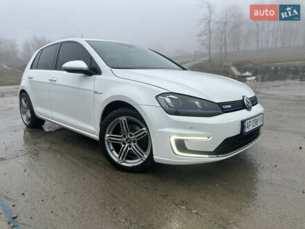 Белый Фольксваген e-Golf, объемом двигателя 0 л и пробегом 131 тыс. км за 8700 $, фото 1 на Automoto.ua