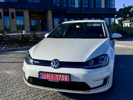 Белый Фольксваген e-Golf, объемом двигателя 0 л и пробегом 106 тыс. км за 8200 $, фото 1 на Automoto.ua