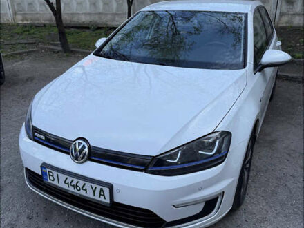 Белый Фольксваген e-Golf, объемом двигателя 0 л и пробегом 83 тыс. км за 10500 $, фото 1 на Automoto.ua