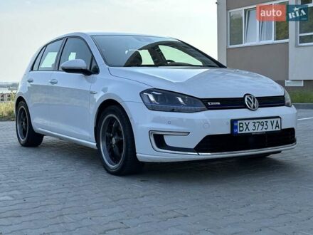 Фольксваген e-Golf 2014 в Хмельницком на Automoto.ua Белый Фольксваген e-Golf, объемом двигателя 0 л и пробегом 96 тыс. км за 8855 $, фото 1 на Automoto.ua