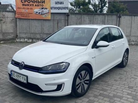 Фольксваген e-Golf 2014 в Днепре (Днепропетровске) на Automoto.ua Белый Фольксваген e-Golf, объемом двигателя 0 л и пробегом 95 тыс. км за 10800 $, фото 1 на Automoto.ua
