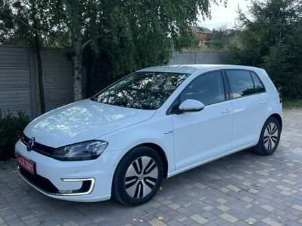 Белый Фольксваген e-Golf, объемом двигателя 0 л и пробегом 72 тыс. км за 8999 $, фото 1 на Automoto.ua
