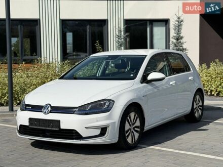 Белый Фольксваген e-Golf, объемом двигателя 0 л и пробегом 71 тыс. км за 8700 $, фото 1 на Automoto.ua
