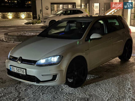 Белый Фольксваген e-Golf, объемом двигателя 0 л и пробегом 64 тыс. км за 8900 $, фото 1 на Automoto.ua