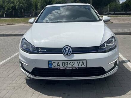 Фольксваген e-Golf 2014 в Черкассах на Automoto.ua Белый Фольксваген e-Golf, объемом двигателя 0 л и пробегом 205 тыс. км за 8700 $, фото 1 на Automoto.ua