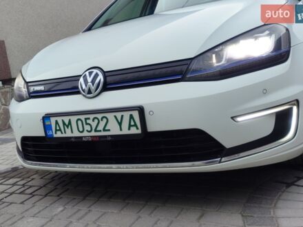 Белый Фольксваген e-Golf, объемом двигателя 0 л и пробегом 197 тыс. км за 8200 $, фото 1 на Automoto.ua