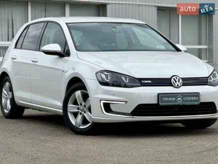 Белый Фольксваген e-Golf, объемом двигателя 0 л и пробегом 97 тыс. км за 9900 $, фото 1 на Automoto.ua