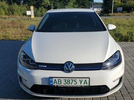 Белый Фольксваген e-Golf, объемом двигателя 0 л и пробегом 120 тыс. км за 9000 $, фото 1 на Automoto.ua