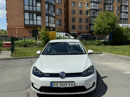 Фольксваген e-Golf 2015 у Каменце-Подольском на Automoto.ua Білий Фольксваген e-Golf, об'ємом двигуна 0 л та пробігом 95 тис. км за 8900 $, фото 1 на Automoto.ua