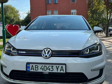 Фольксваген e-Golf 2015 у Могилев-Подольском на Automoto.ua Білий Фольксваген e-Golf, об'ємом двигуна 0 л та пробігом 160 тис. км за 10200 $, фото 1 на Automoto.ua