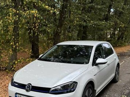 Фольксваген e-Golf 2015 в Виннице на Automoto.ua Белый Фольксваген e-Golf, объемом двигателя 0 л и пробегом 148 тыс. км за 8500 $, фото 1 на Automoto.ua