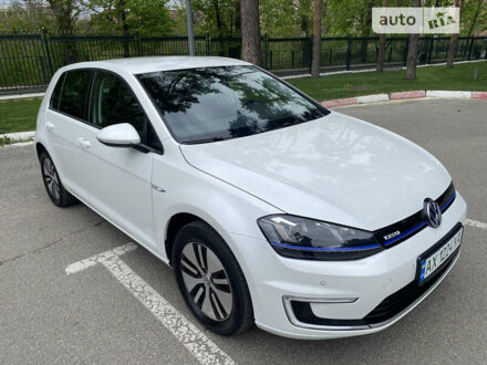 Белый Фольксваген e-Golf, объемом двигателя 0 л и пробегом 134 тыс. км за 9900 $, фото 1 на Automoto.ua