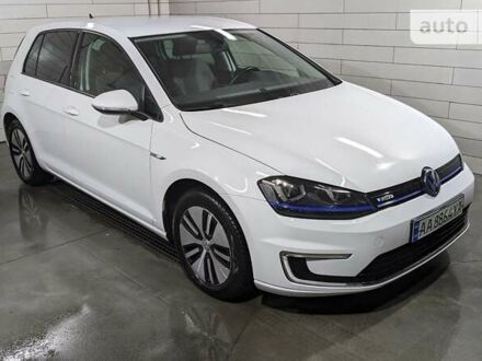 Белый Фольксваген e-Golf, объемом двигателя 0 л и пробегом 136 тыс. км за 9499 $, фото 1 на Automoto.ua