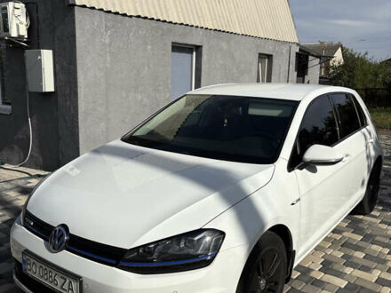 Фольксваген e-Golf 2015 в Кропивницком (Кировограде) на Automoto.ua Белый Фольксваген e-Golf, объемом двигателя 0 л и пробегом 133 тыс. км за 9000 $, фото 1 на Automoto.ua