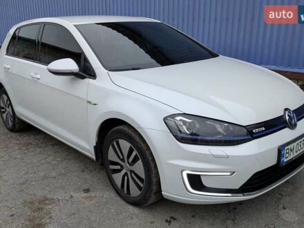 Фольксваген e-Golf 2015 в Сумах на Automoto.ua Белый Фольксваген e-Golf, объемом двигателя 0 л и пробегом 128 тыс. км за 8300 $, фото 1 на Automoto.ua