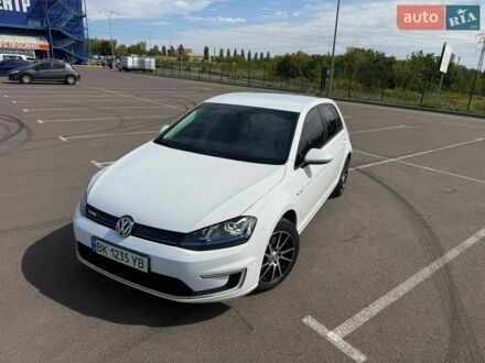 Белый Фольксваген e-Golf, объемом двигателя 0 л и пробегом 154 тыс. км за 8500 $, фото 1 на Automoto.ua