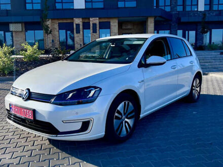 Белый Фольксваген e-Golf, объемом двигателя 0 л и пробегом 109 тыс. км за 7900 $, фото 1 на Automoto.ua