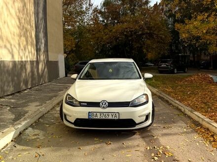 Білий Фольксваген e-Golf, об'ємом двигуна 79 л та пробігом 138 тис. км за 8800 $, фото 1 на Automoto.ua